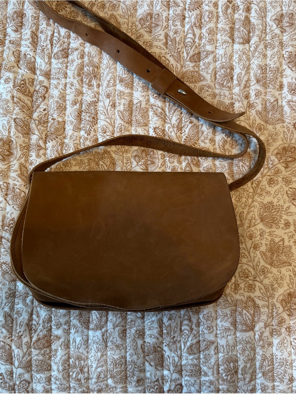 Half Moon Crossbody(Honey) Crossbody Bag